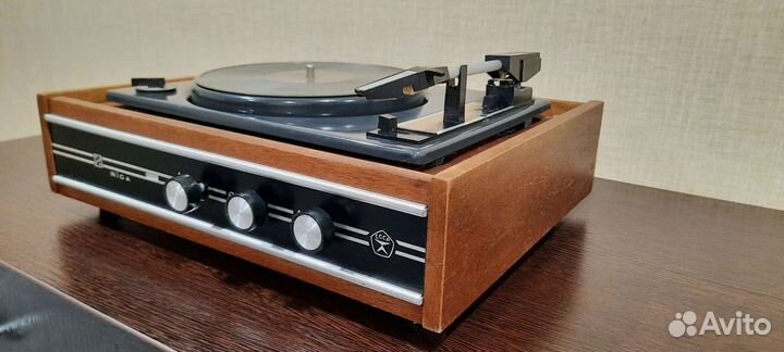 Проигрыватель Рига Аккорд СССР