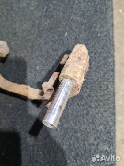 Скоба суппорта задняя Ford Focus 2 kkda 2008