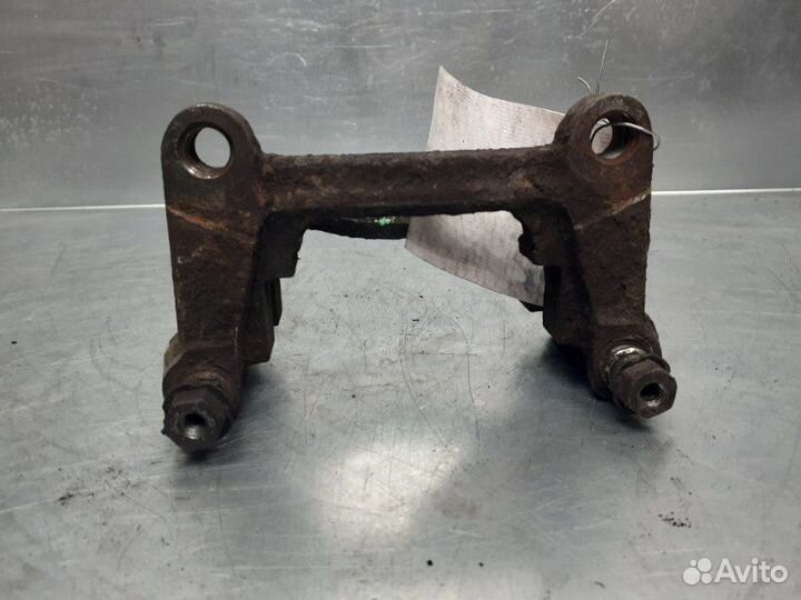 Скоба суппорта заднего Volkswagen Transporter T4