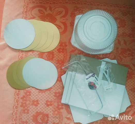 Подложки, контейнеры, коробки для торта и пр