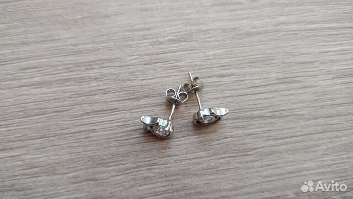 Серебряные серьги с фианитами