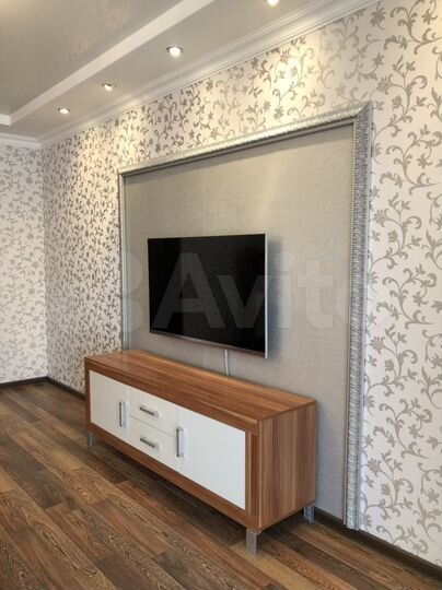 2-к. квартира, 63 м², 8/10 эт.