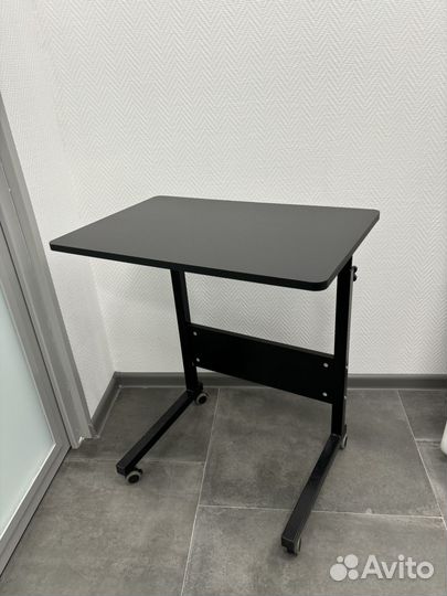 Стол прикроватный