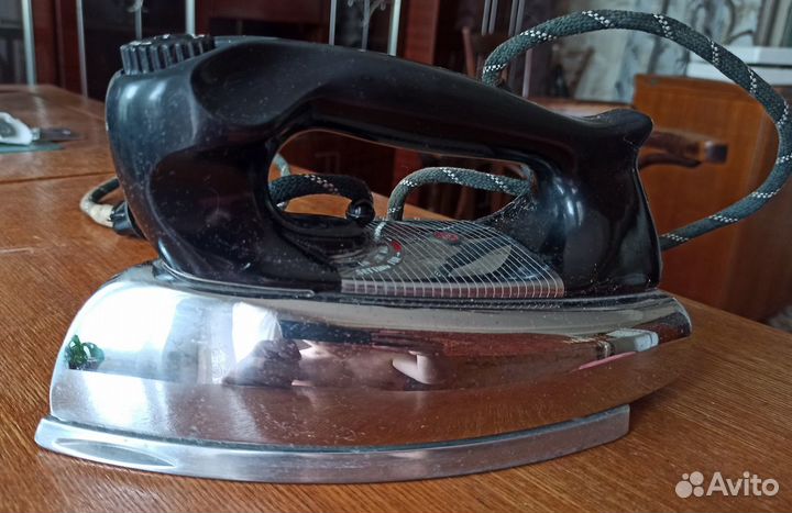 Винтажный паровой утюг General Electric