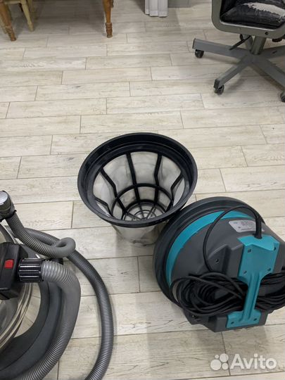 Трехтурбинный пылесос для автомойки и клининга