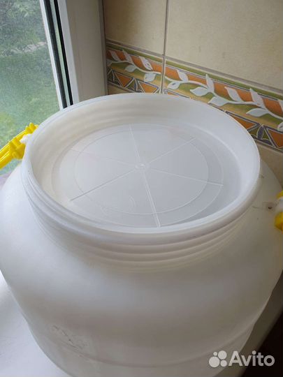 Емкость пластиковая (бочка, бак, фляга), 25л