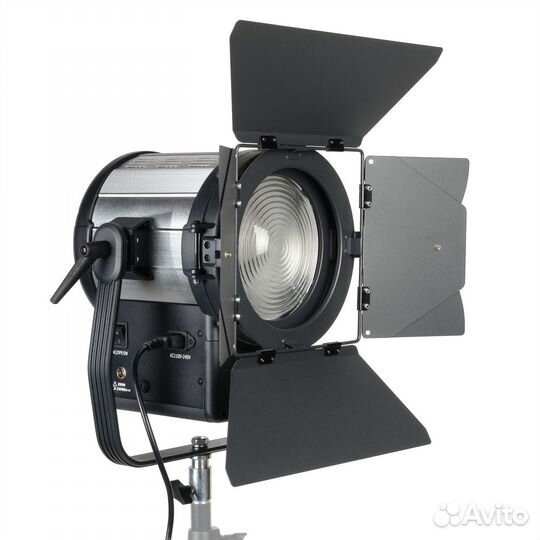 Осветитель студийный GreenBean Fresnel 200 RGB X3
