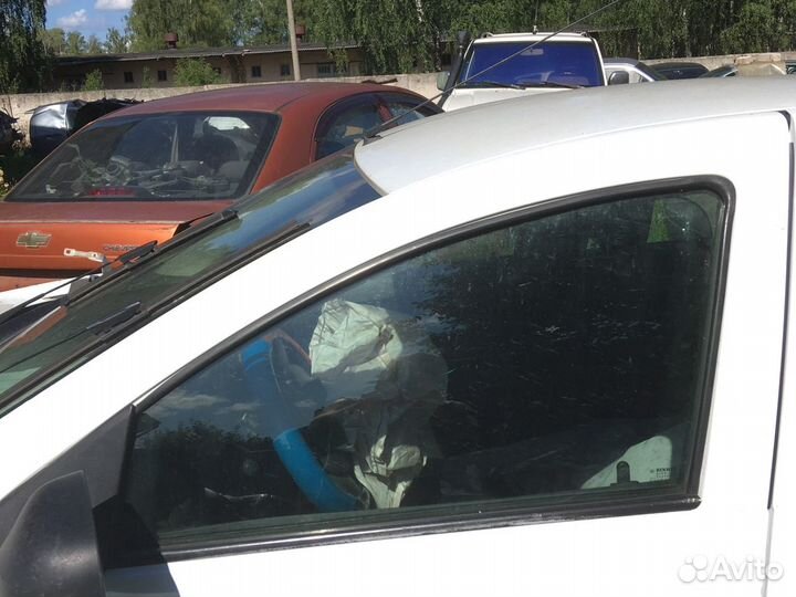 Стекло двери переднее левое для Рено Логан2 Сандер