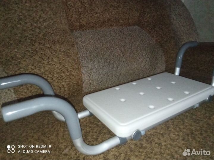 Сиденье для ванной инвалидам