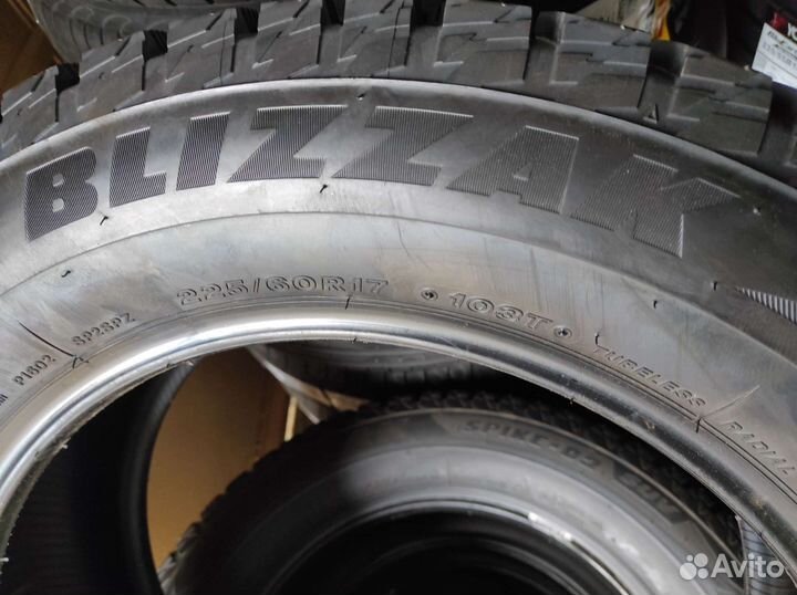 Bridgestone Blizzak Spike-02 SUV 225/60 R17 103T