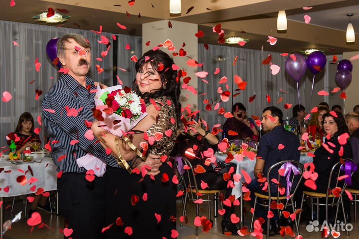 Лепестки роз