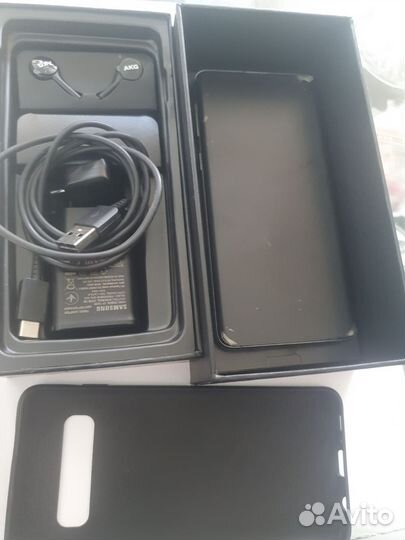 Samsung Galaxy S10, 8/128 ГБ