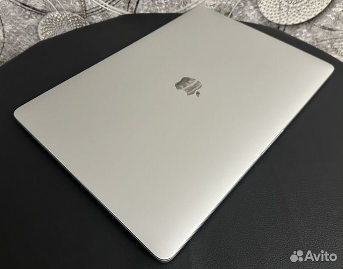 MacBook Pro 15 2019 i9 32GB 512GB