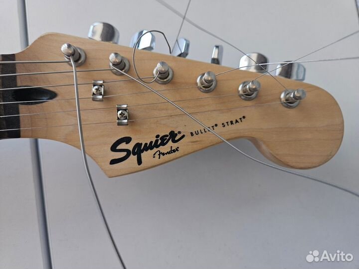 Электрогитара fender squier bullet Stratocaster