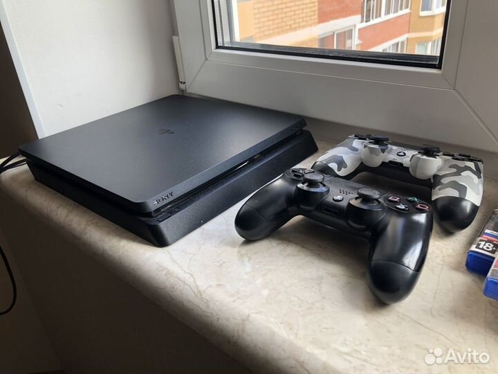 Sony playstation 4 PS4 slim 1tb