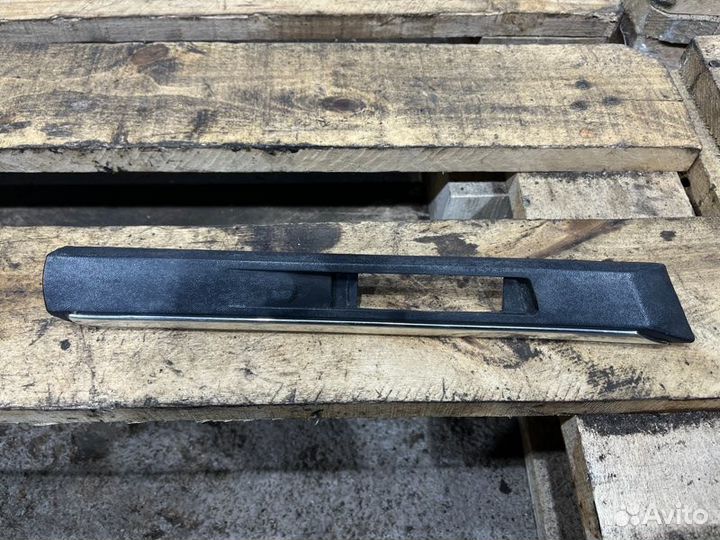 Молдинг на крыло передний левый Bmw 7 E38 M62B35