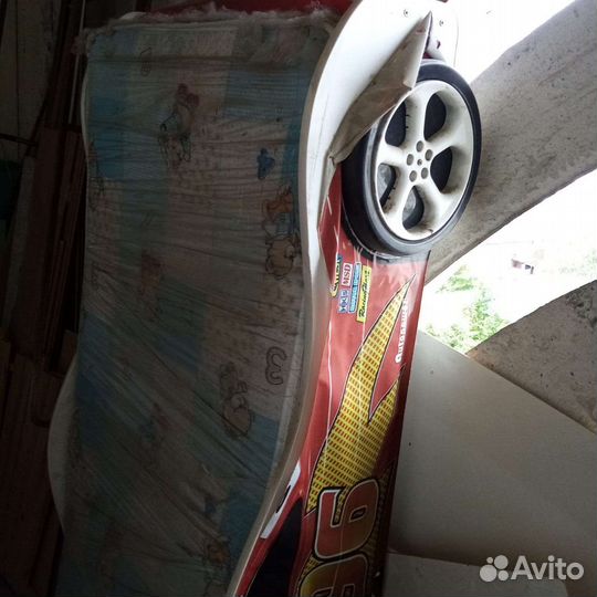 Детская кроватка с матрасом