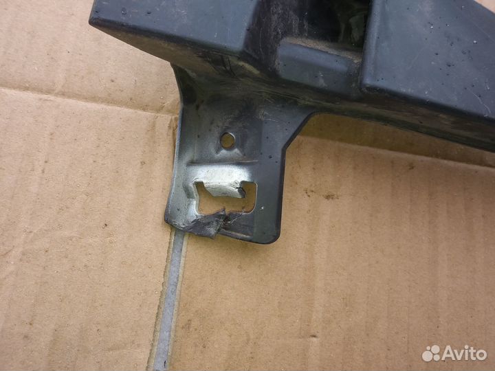 Кронштейн птф левый Mitsubishi L200 5