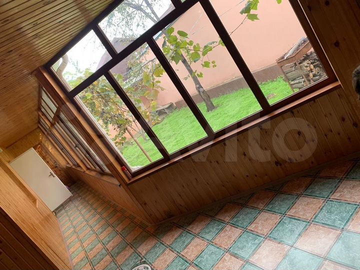 Дом 350 м² на участке 5,5 сот.