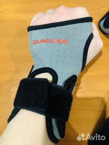 Защита запястья Dakine