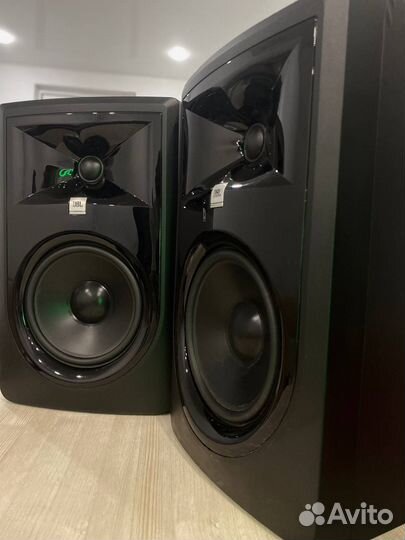 Студийные мониторы JBL 306P mkii