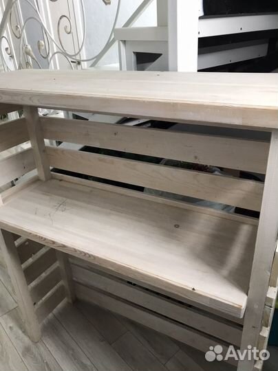 Стелаж, рессепшин