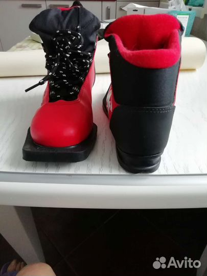 Лыжные ботинки