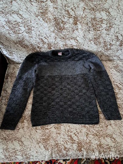 Свитер для мальчика на рост 170 см