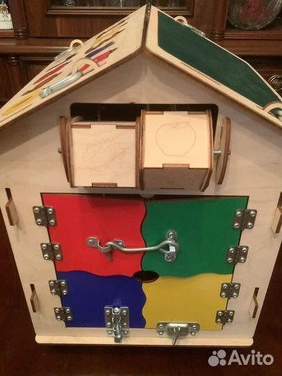 Бизиборд домик бу