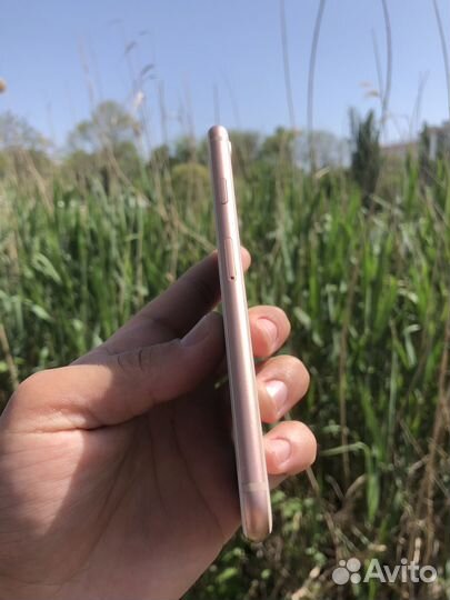 iPhone 8, 64 ГБ
