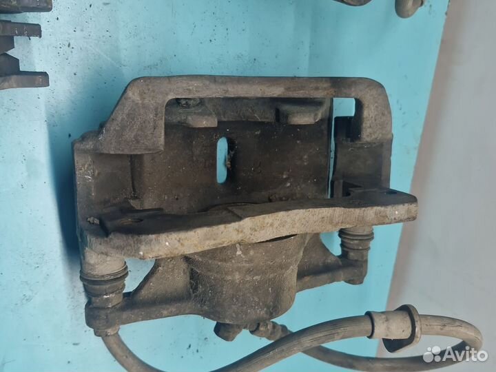 Суппорт тормозной передний Тойота камри v30