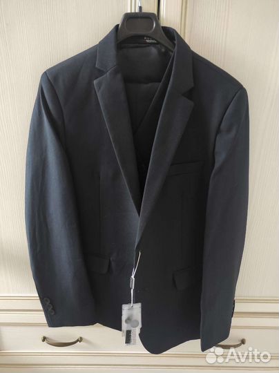 Школьный костюм 146 новый