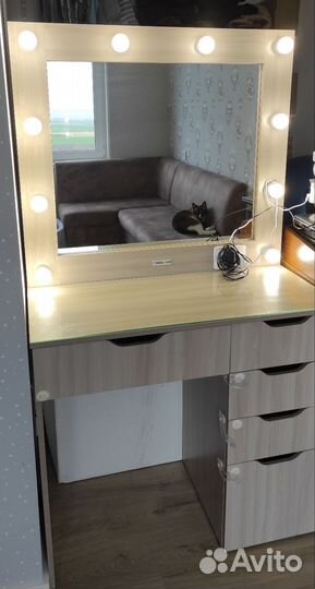 Туалетный столик