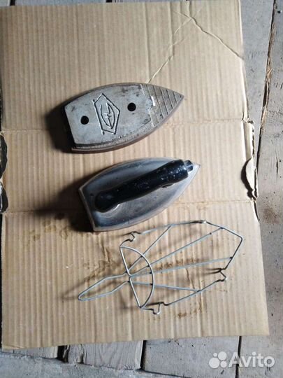 Утюг старый