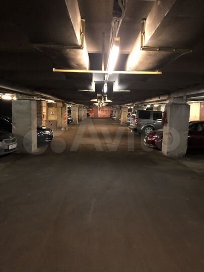 Машиноместо, 13 м²