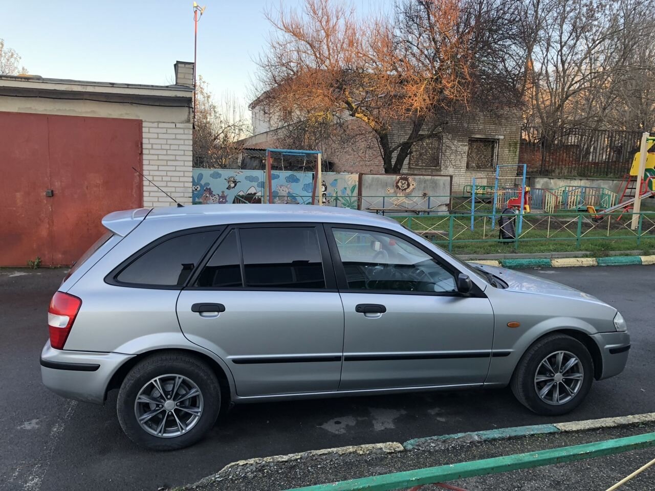 Mazda 323: фото владельца