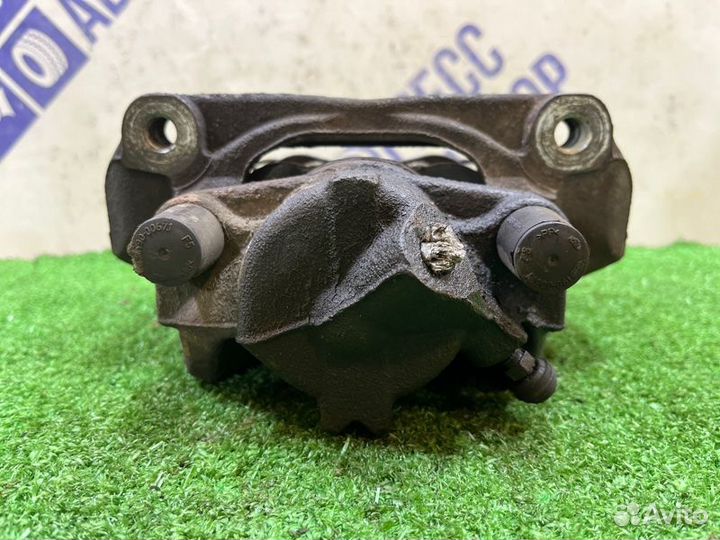 Суппорт передний левый Renault Megane 3 хэтчбек