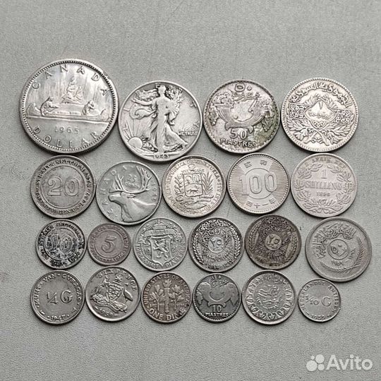 Серебряные монеты разных стран мира