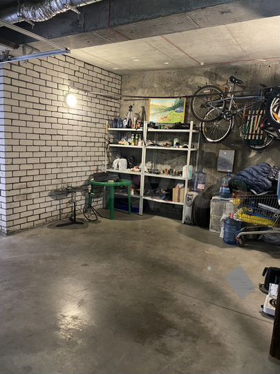 Гараж, > 30 м²