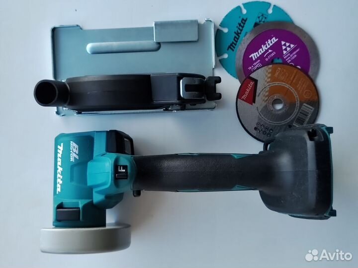 Makita DMC300Z - компактная отрезная машина