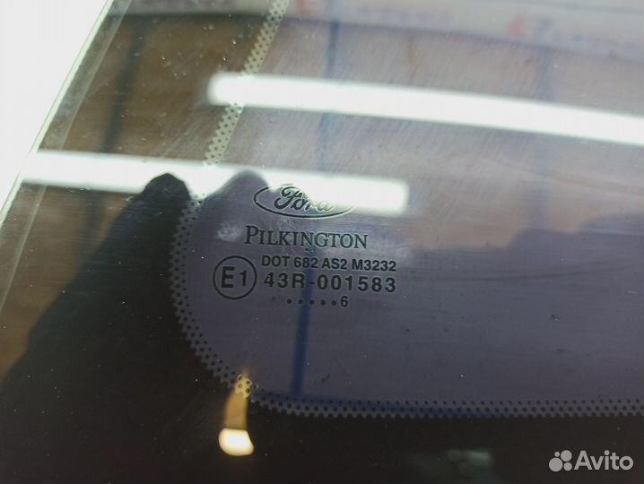 Стекло кузовное глухое правое Ford Fiesta (Mk VI)