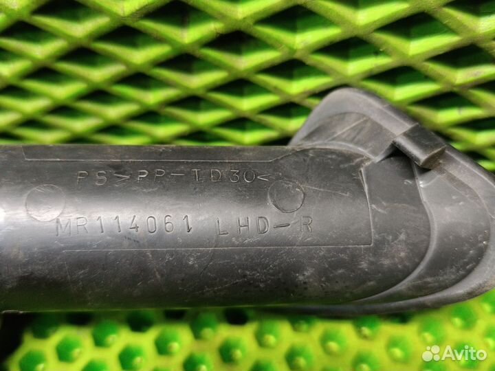 Воздуховод верхний Mitsubishi carisma