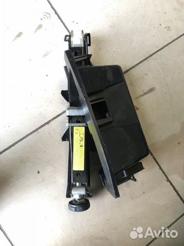 Домкрат Audi A4 cdnf 2010