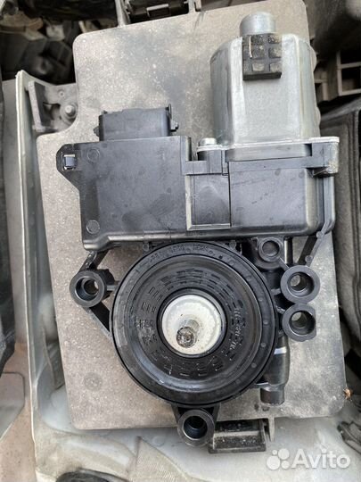 Мотор стеклоподъемника Kia Ceed 3 CD