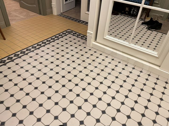 5-к. квартира, 170 м², 1/7 эт.