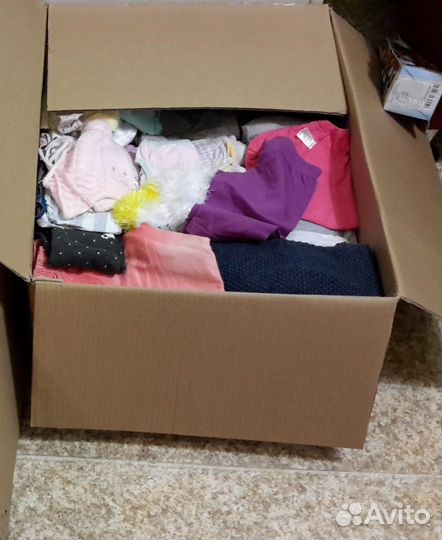 Детские вещи в коробке 92 98