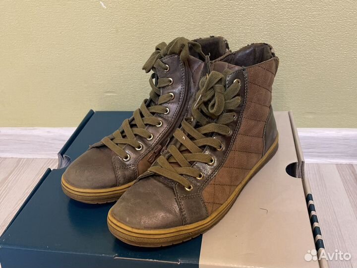 Ботинки для девочки