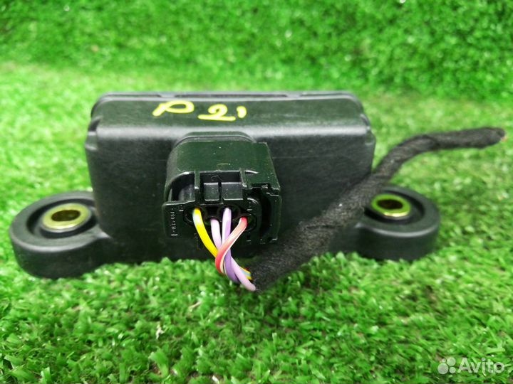 Датчик ускорения Mercedes ML W164 A0055422018