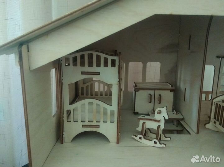Кукольный домик с мебелью
