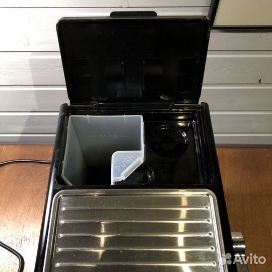 Рожковая кофеварка Delonghi